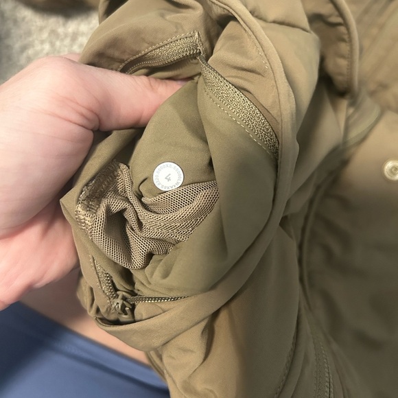Lululemon always effortless rain jacket - Picture 11 of 13